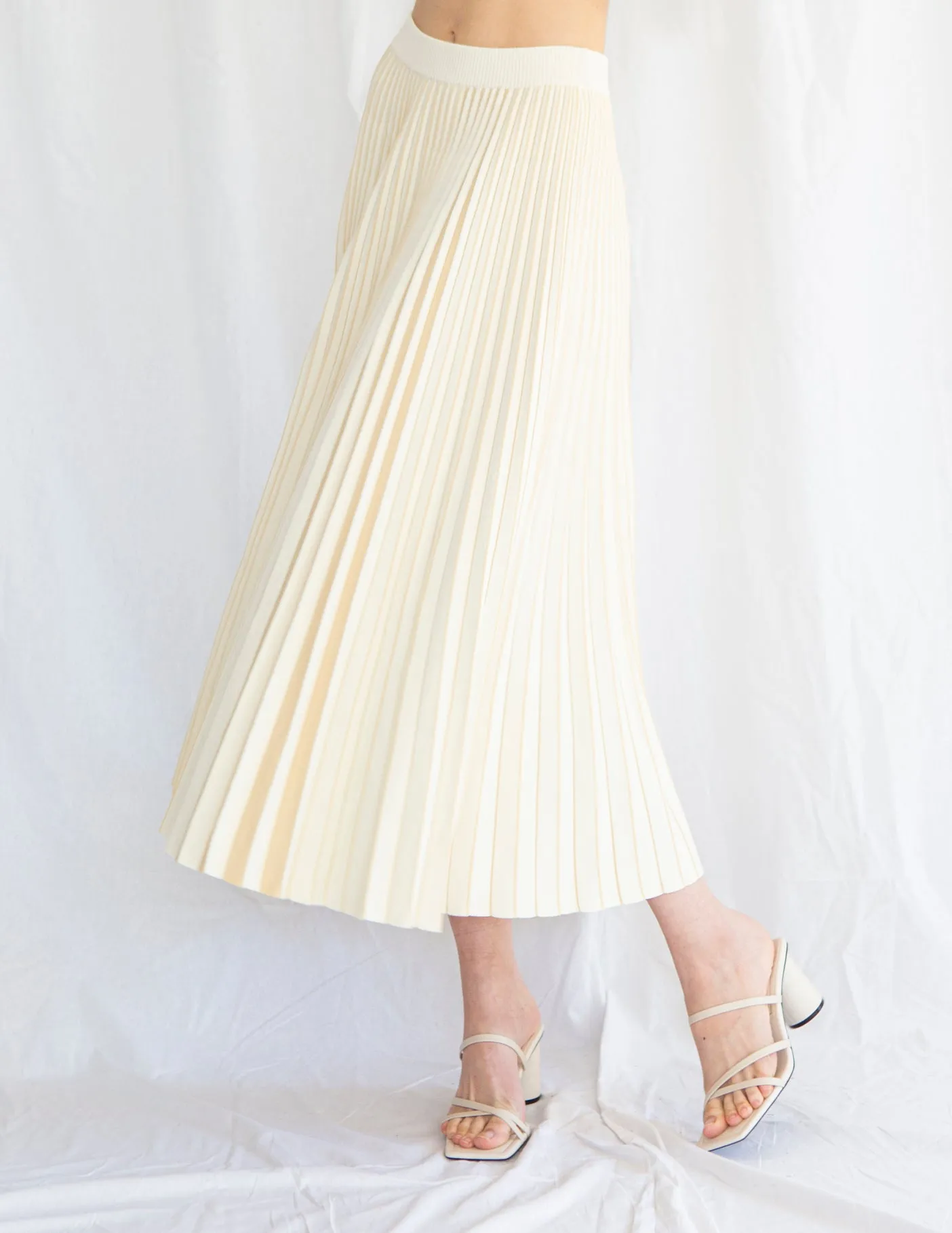 3D Knit Pleated Skirt in Cream