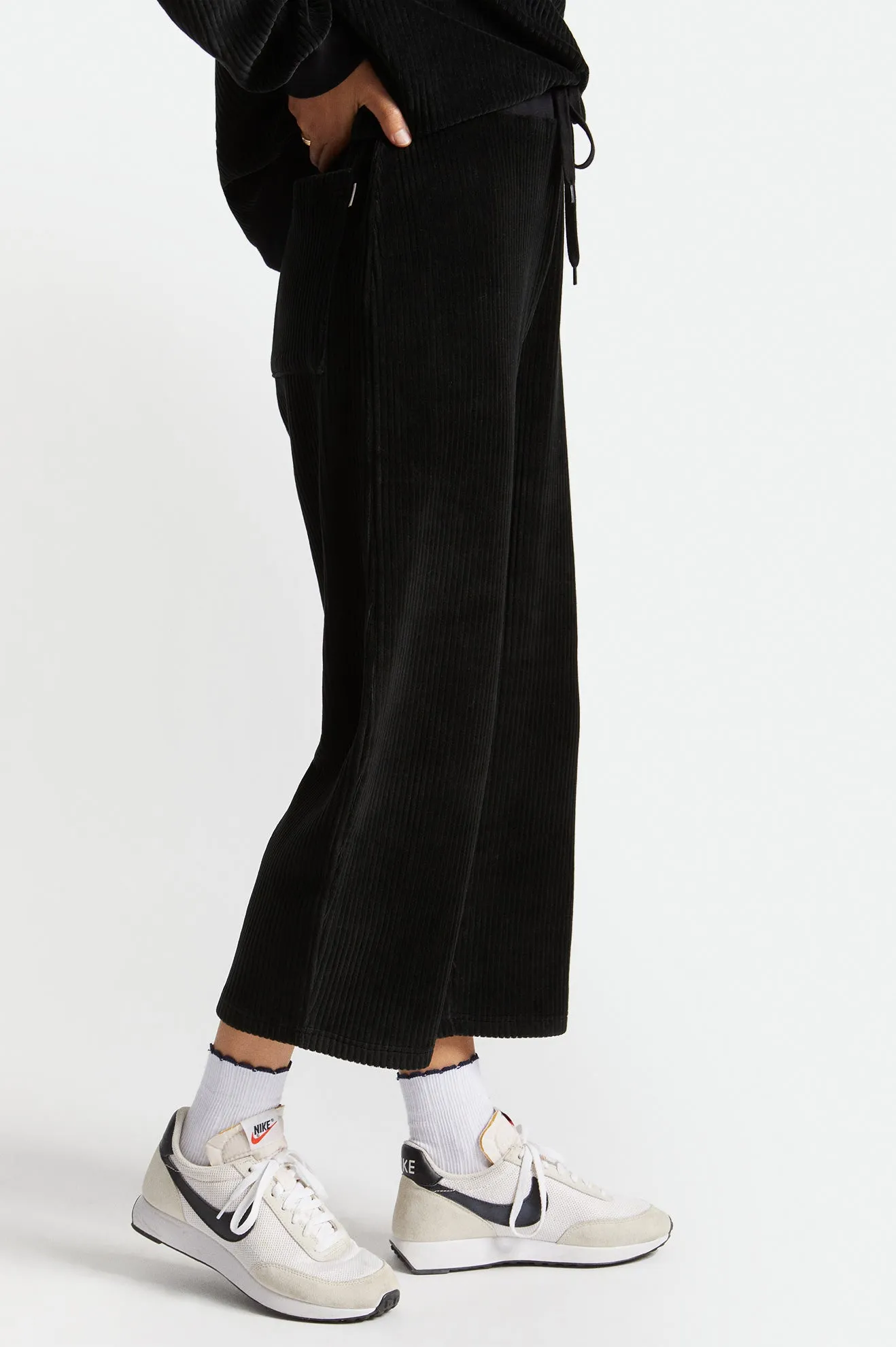 Dazed Crop Pant - Black