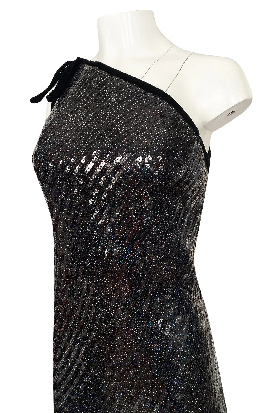 Fall 1996 Oscar De La Renta Runway One Shoulder Glitter Sequin Dress