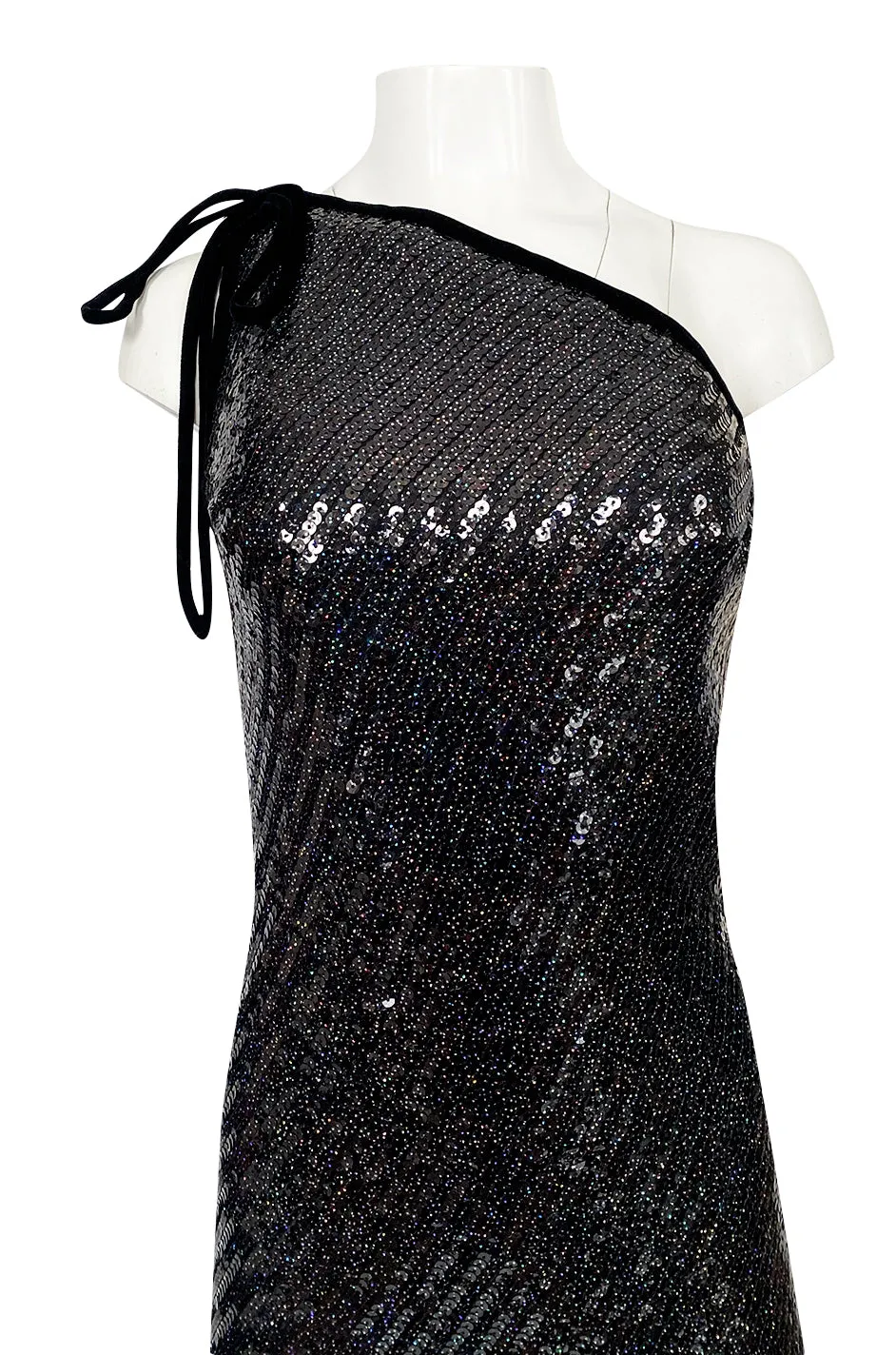 Fall 1996 Oscar De La Renta Runway One Shoulder Glitter Sequin Dress