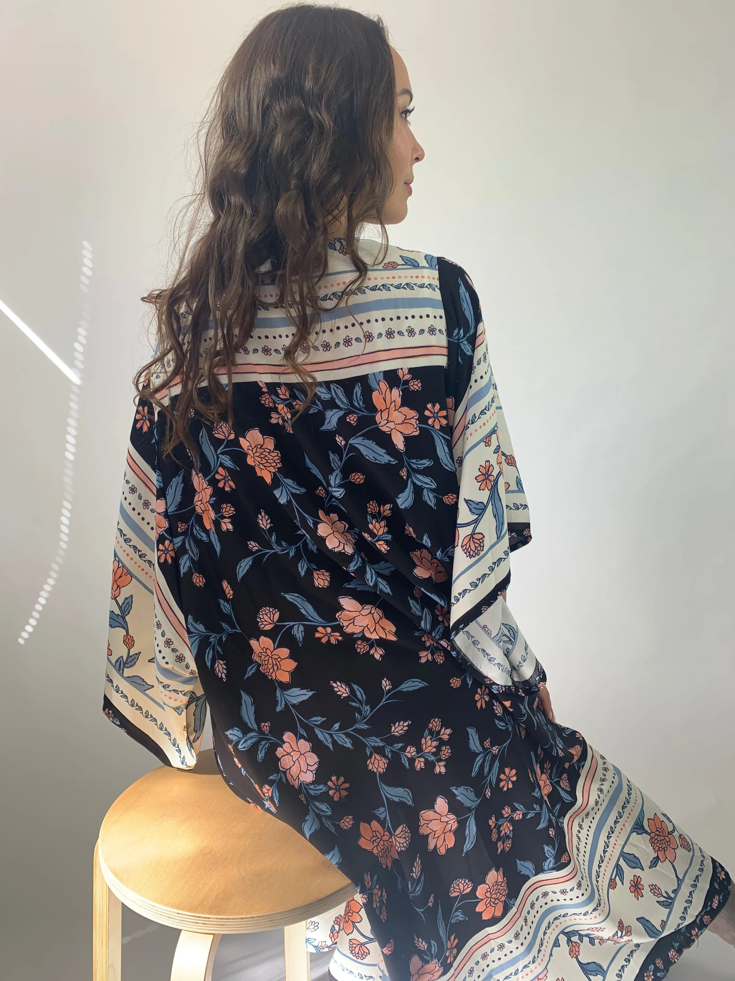 Janie Kimono- Black/Pink/Blue