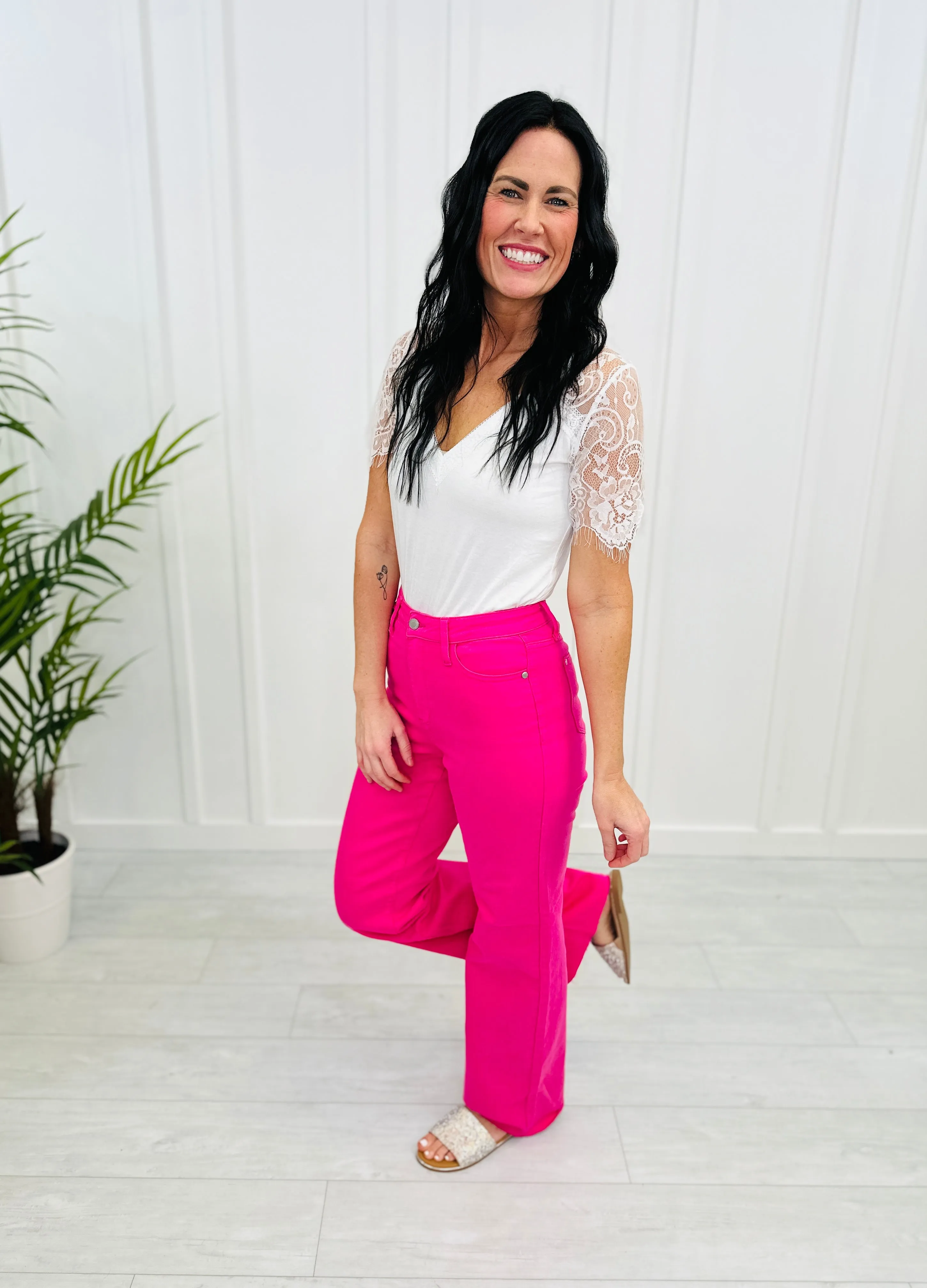 Judy Blue Passionate About Pink Straight Leg Jeans in Reg/Curvy