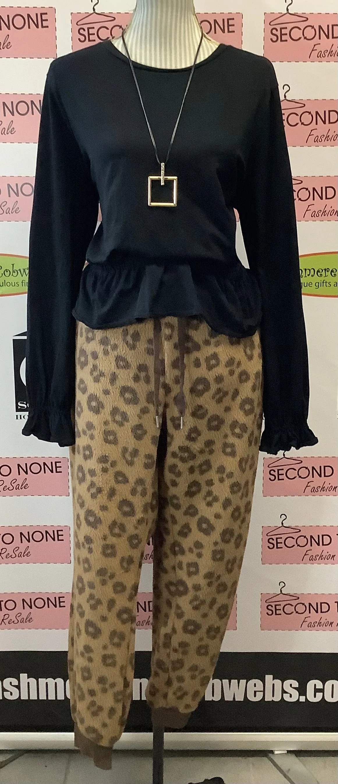 Old Navy Fleece Cheetah Pants (XL)