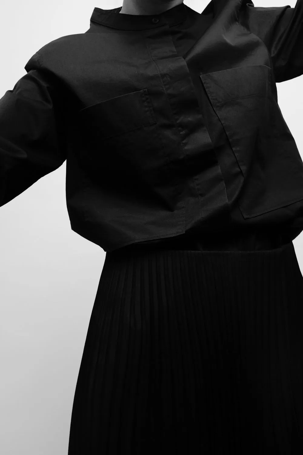 SET PLEATED BLACK TENDER SKIRT