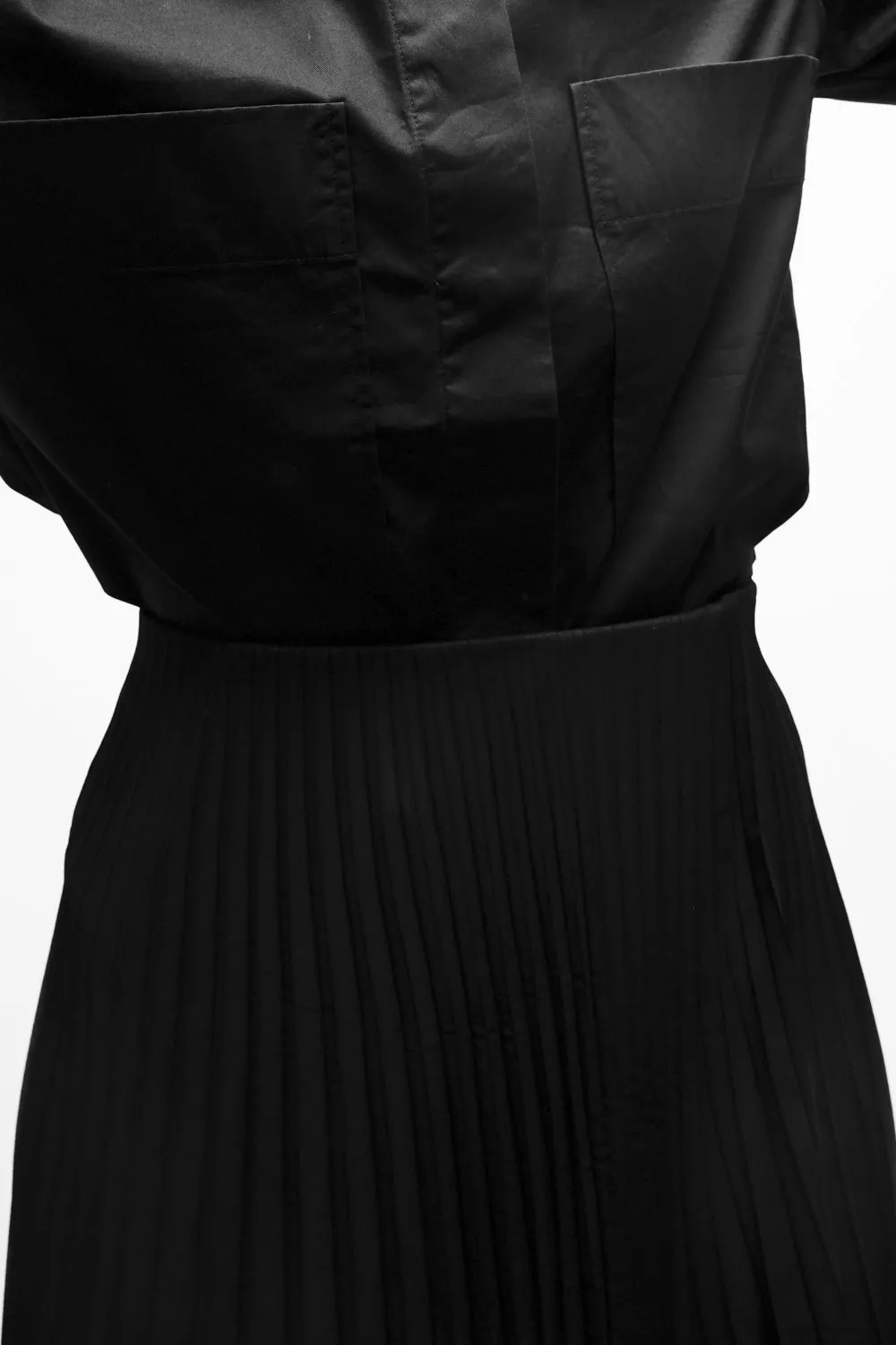 SET PLEATED BLACK TENDER SKIRT