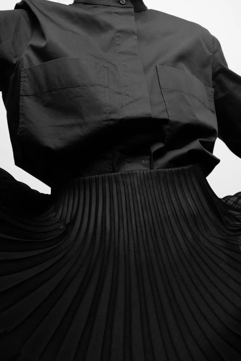 SET PLEATED BLACK TENDER SKIRT