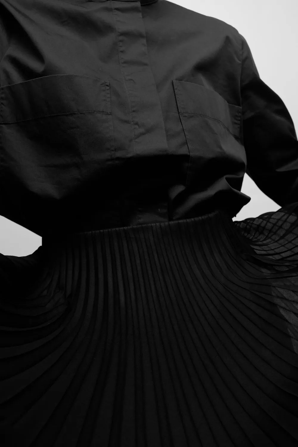 SET PLEATED BLACK TENDER SKIRT