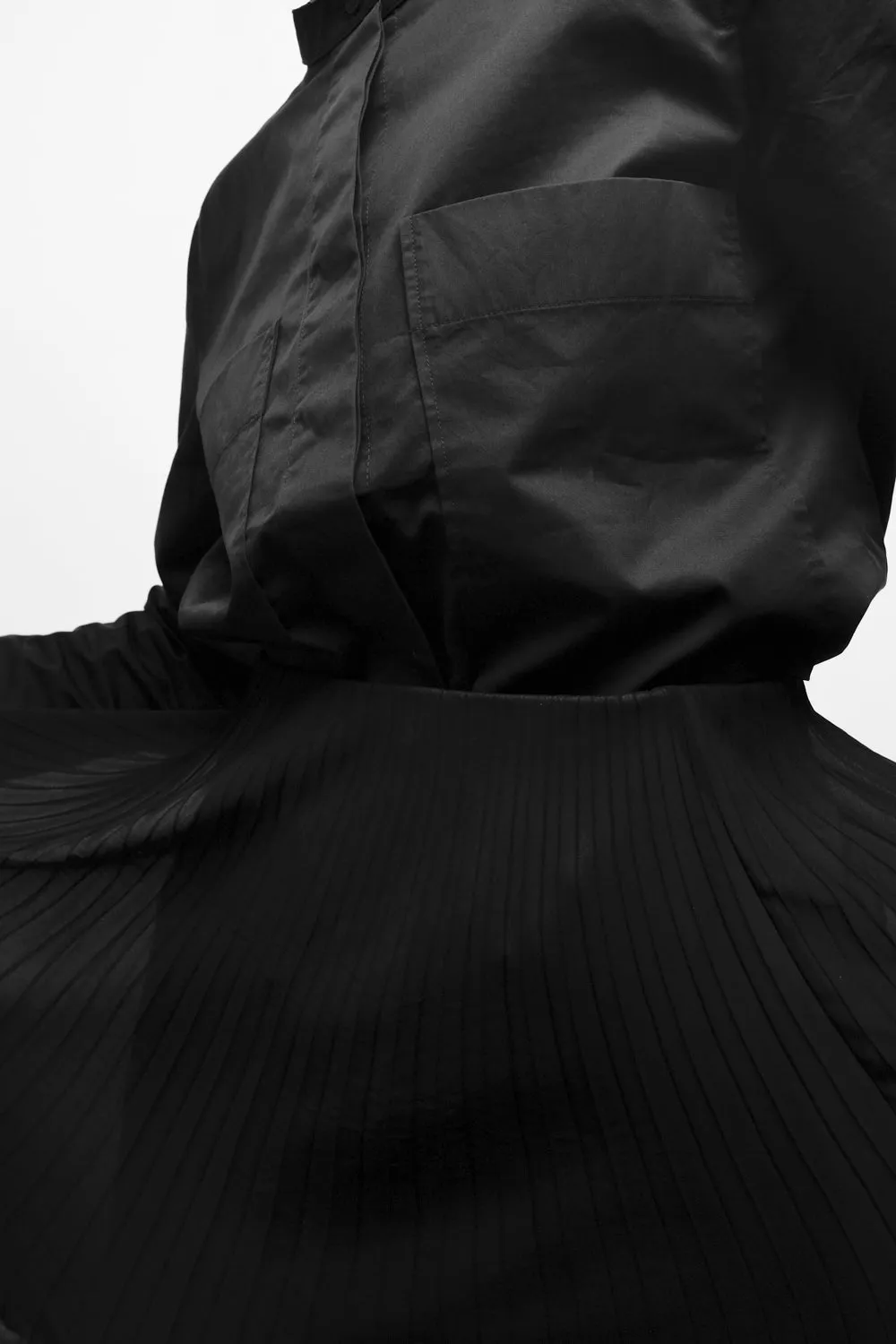 SET PLEATED BLACK TENDER SKIRT