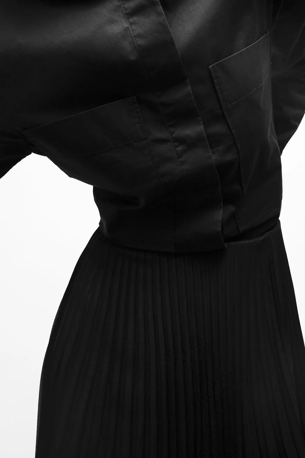 SET PLEATED BLACK TENDER SKIRT