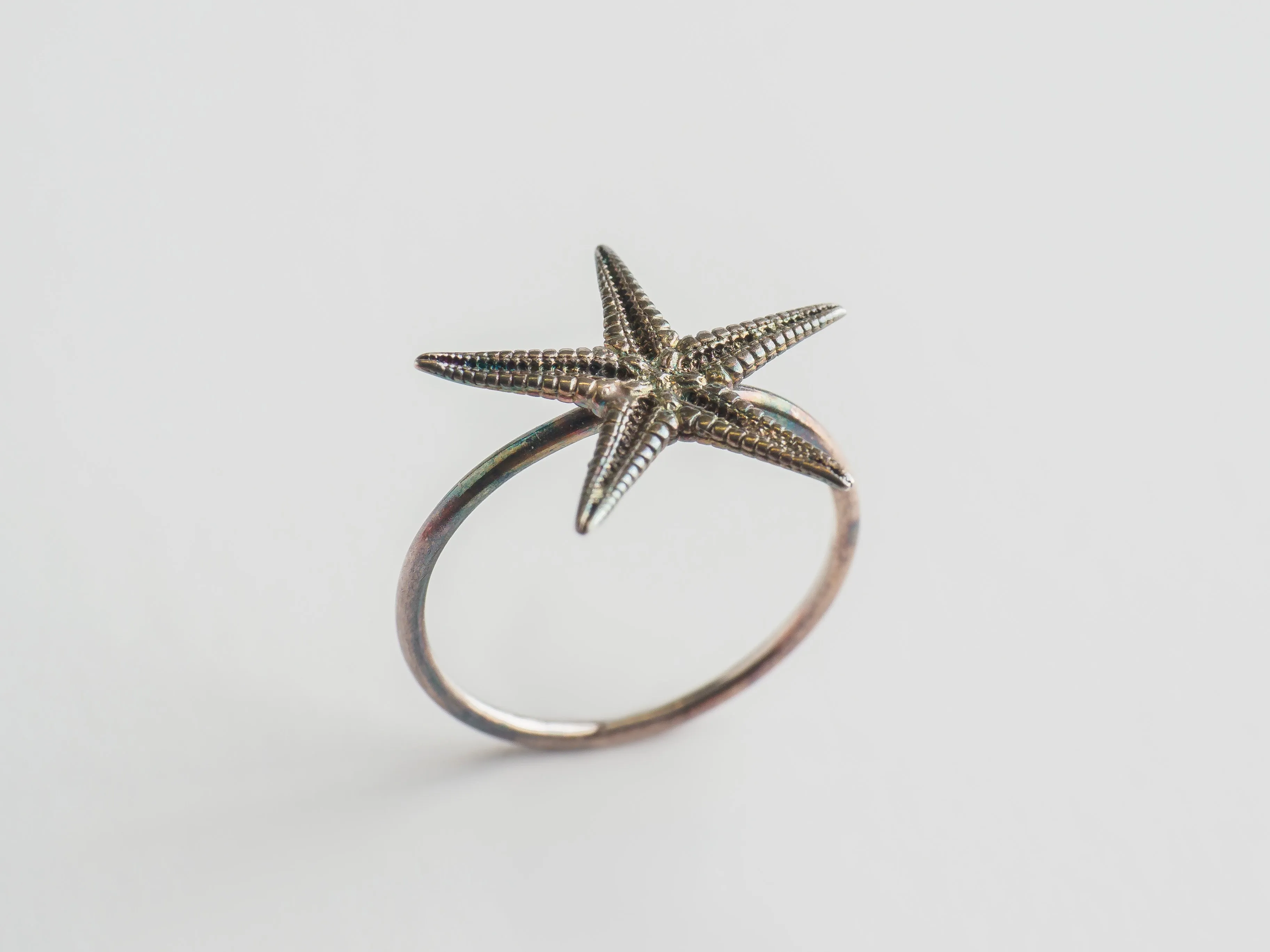 Small starfish - ring - silver 925 - rainbow patina