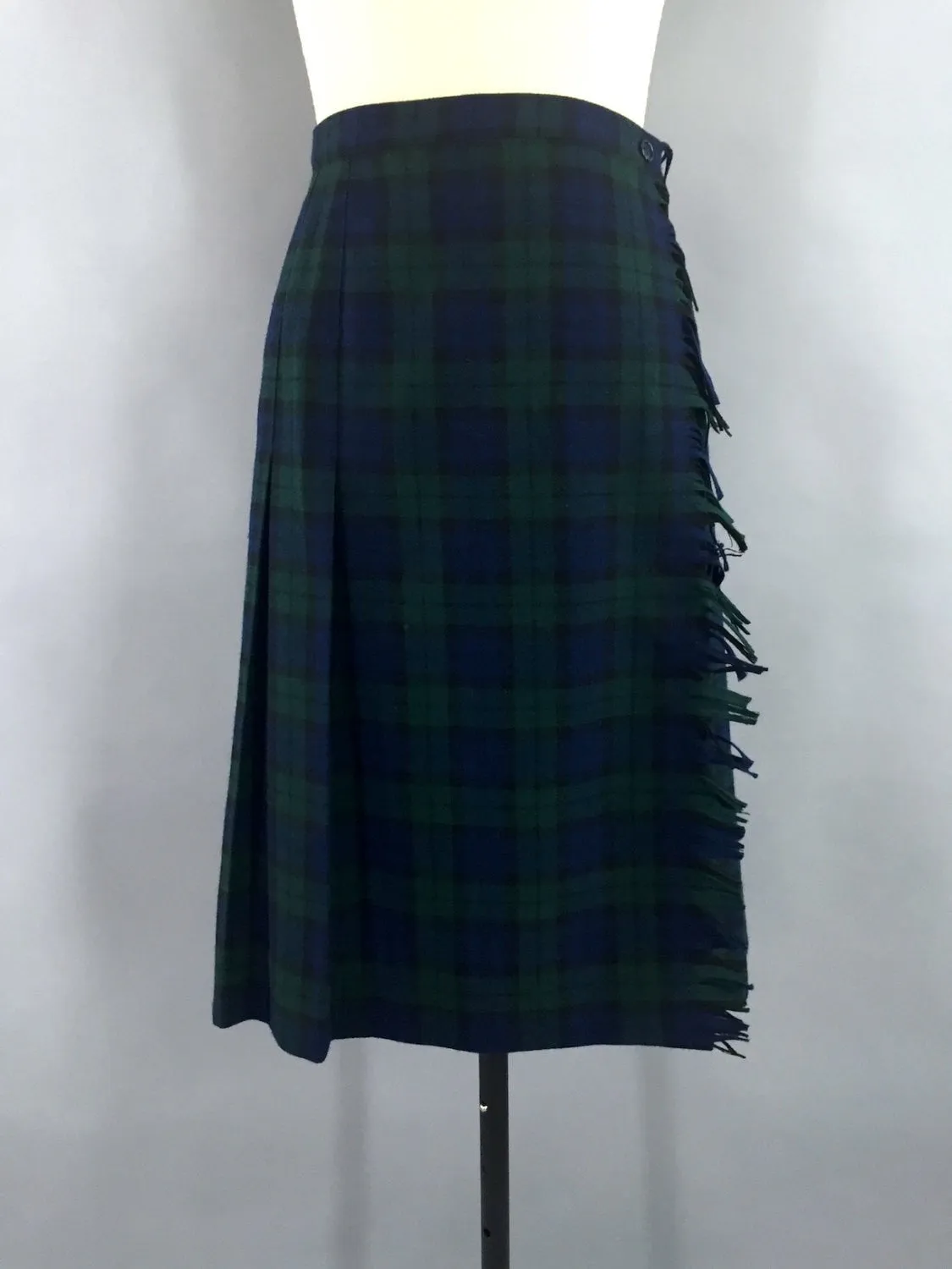 Vintage 1970s Pendleton Wool Skirt / Black Watch Tartan Kilt / Approx. Size 6 to 8 - 26 inch Waist