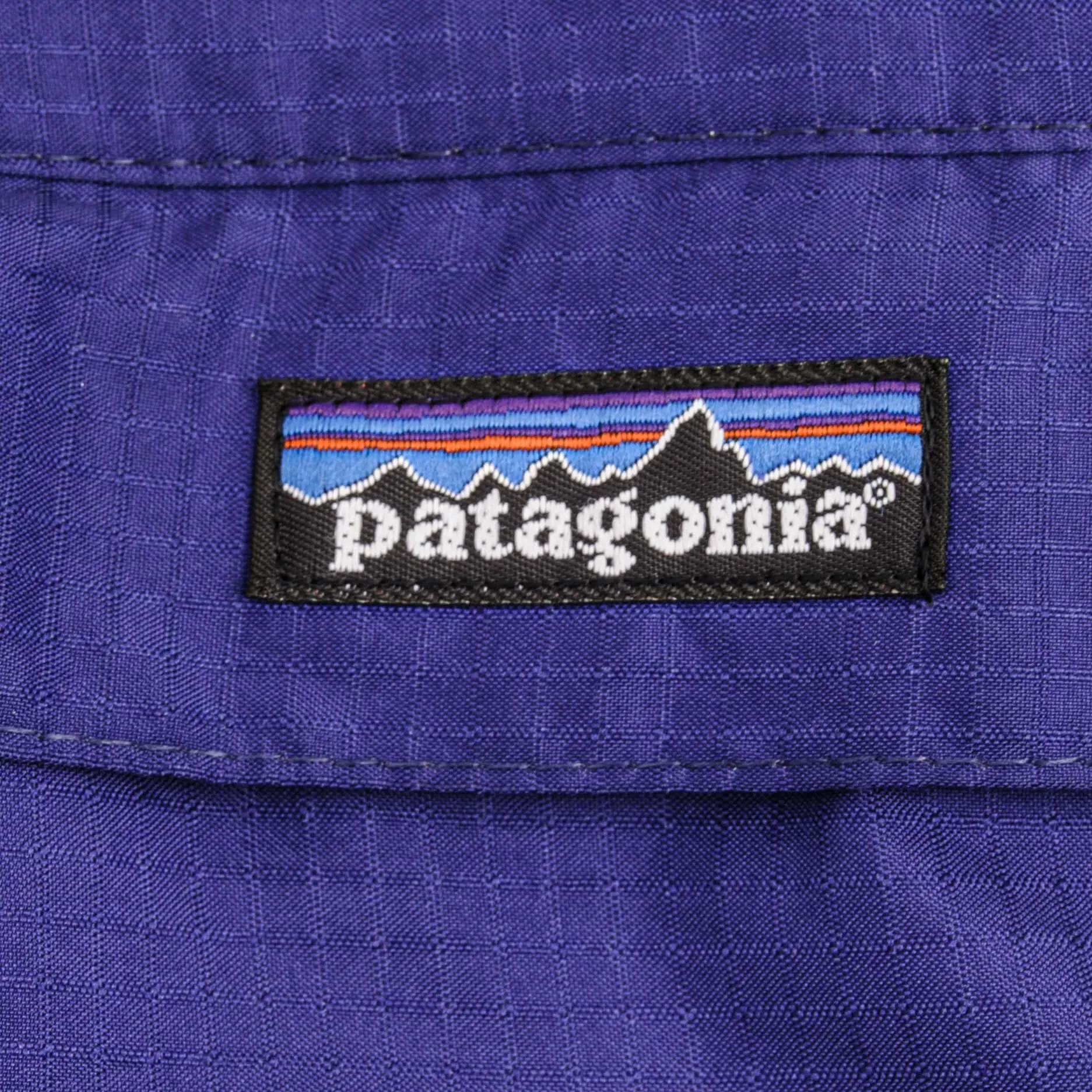 VINTAGE PATAGONIA PURPLE WINDBREAKER JACKET SNAP T WITH HOOD SIZE LARGE 1990S